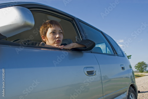 femme en voiture