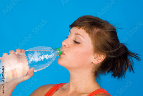 frau beim trinken