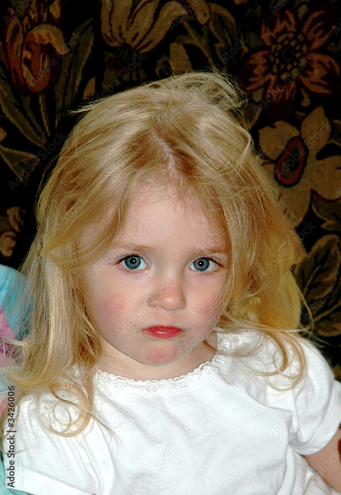 messy face girl messy face girl