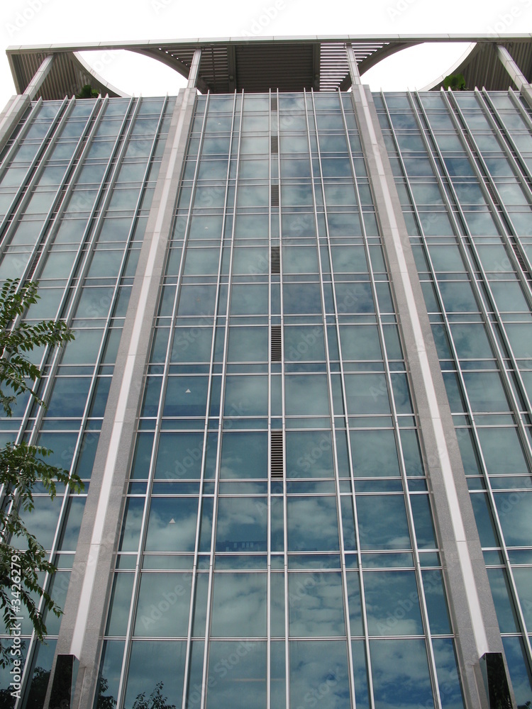 Obraz premium Beautiful Glass Building in Singapore
