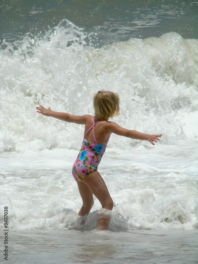 Fototapeta premium facing the waves