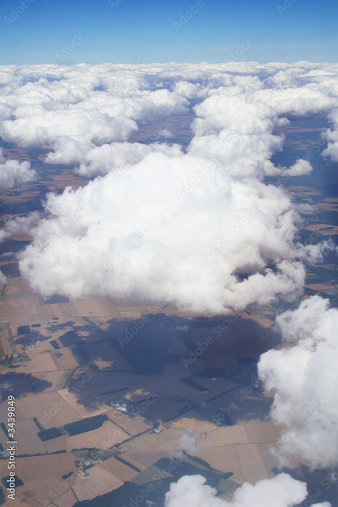 Obraz premium dessus les nuages