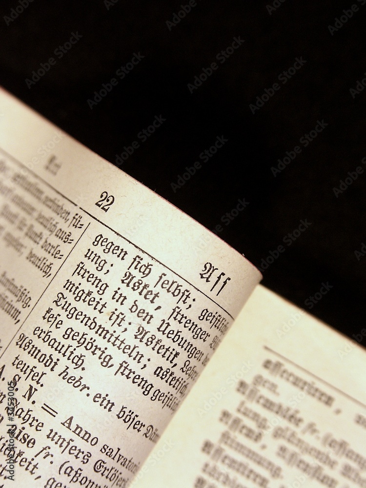 Fototapeta premium frakturschrift in alte buch