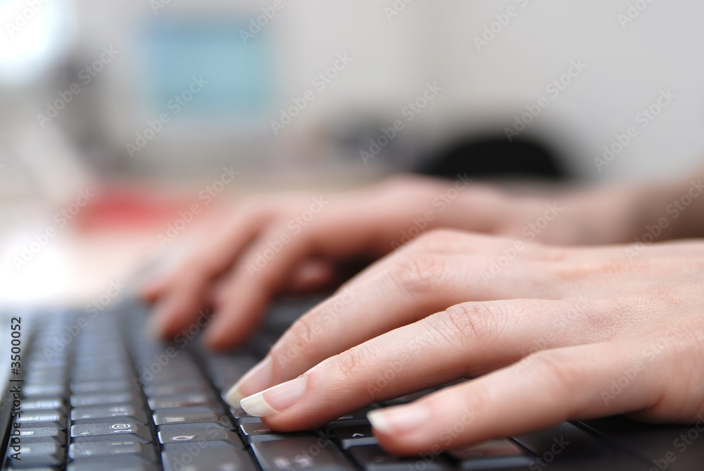 woman hands typing on laptop keyboard - obrazy, fototapety, plakaty 