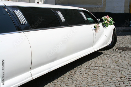 Photo just married limousine