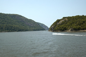 Acrylglasbilder Wasser Motorsport Motorboote auf dem Hudson River  © David Biagi