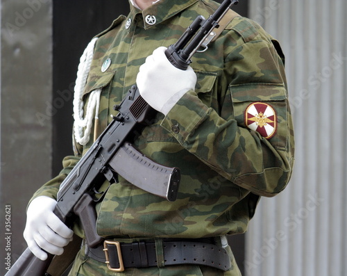 Soldier with submachine gun 3