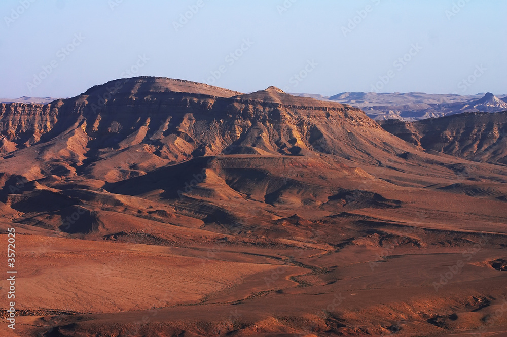 Naklejka premium кind of mountains in desert