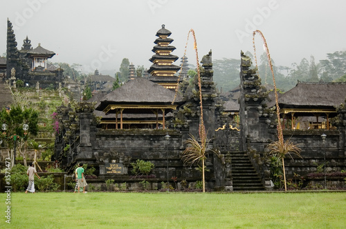 Tempel