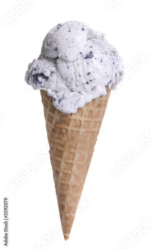 A summertime favorite ... a big ice cream cone.