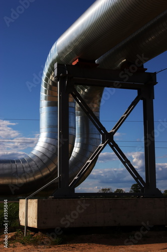 Compensatory bend of a gas main photo