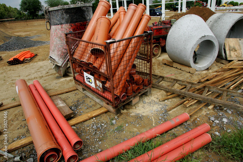 Baustelle mit Baumaterial
