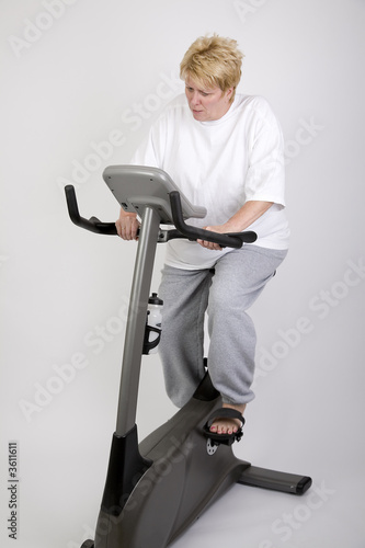 woman concentrating on workout