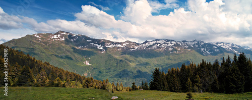 Paysage de montagne en Maurienne (Savoie, France)