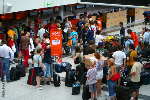 Menschen beim CheckIn