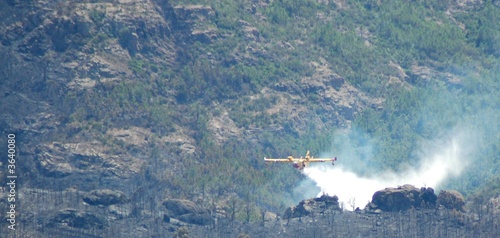 larguage eau canadair