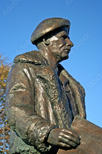 statue of general montgomery