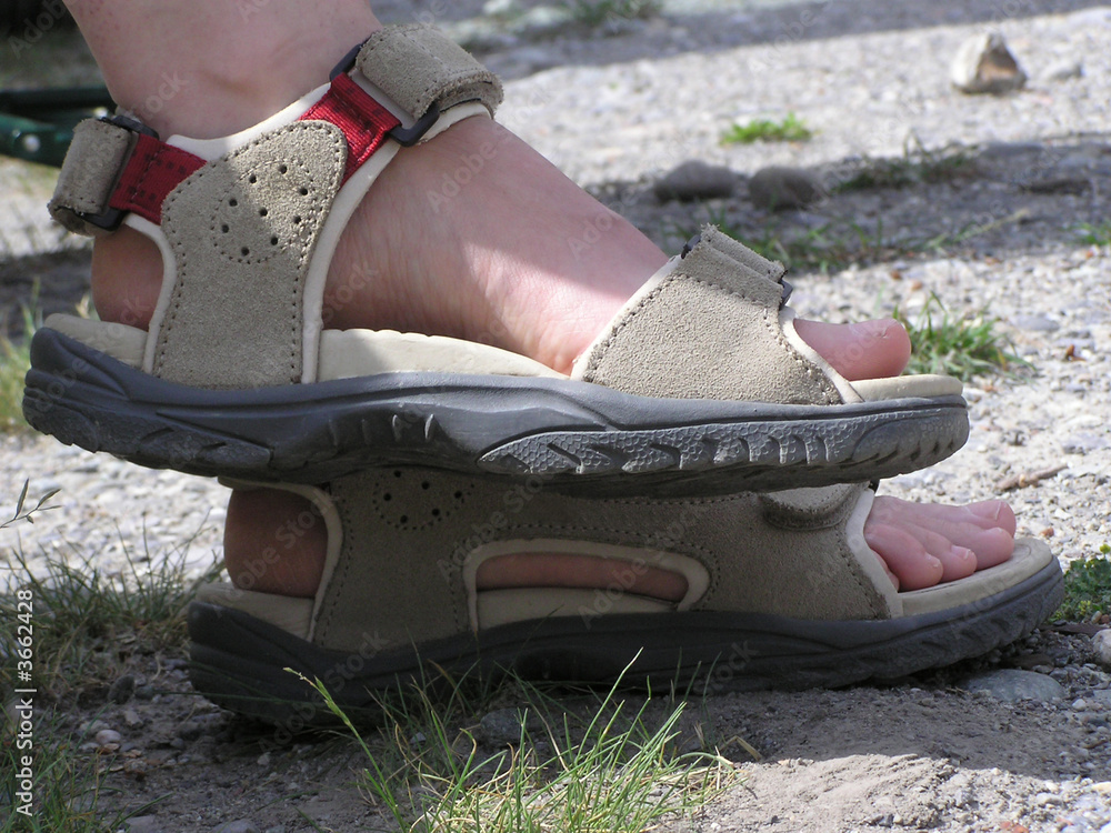 1402 - Pieds en sandales 1402 - Pieds en sandales