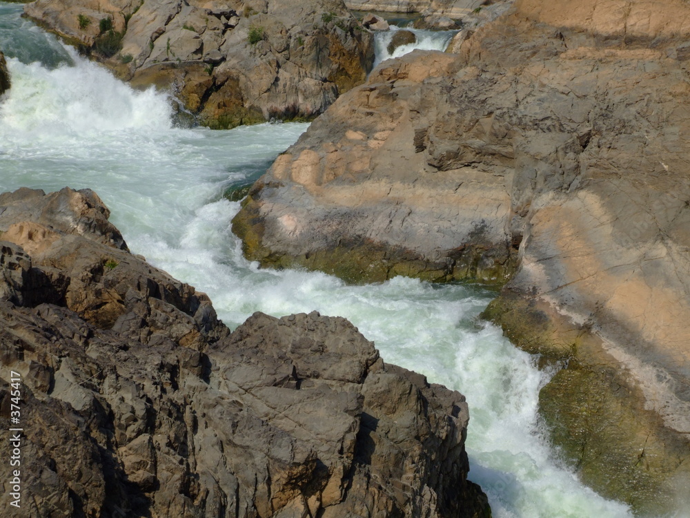 Cascade au Laos, Khon Phapaeng