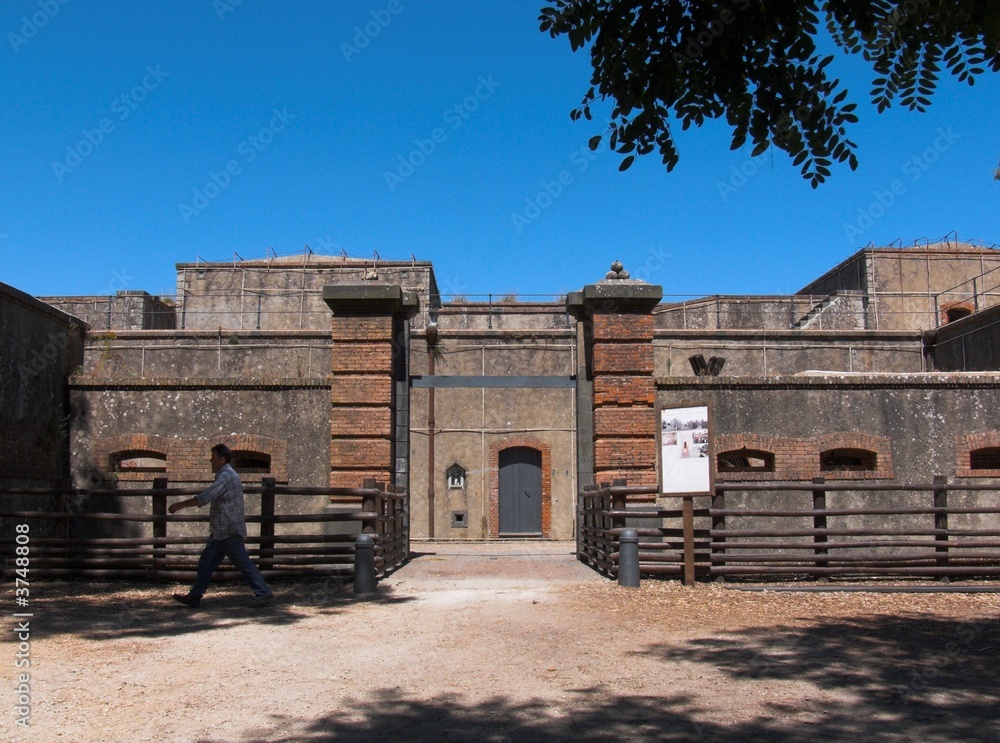 Messina l'ingresso della fortezza Ferraro