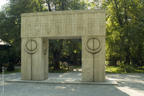 gate of a kiss