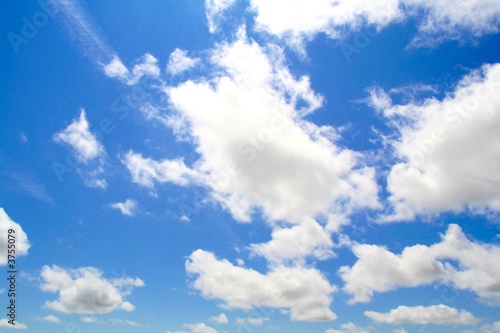 nuages ciel bleu