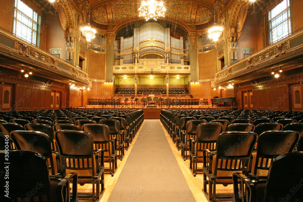 old auditorium with organ, gold and velvet 