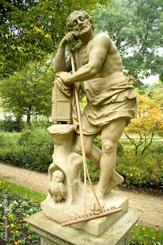 Diogenes sculpture