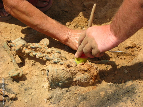 archaeologists at work photo