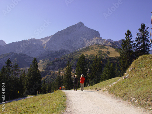 Wandern unter der Alpspitze