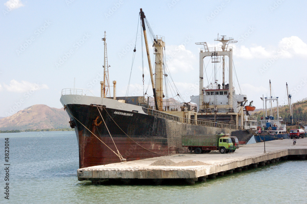 cargo ; port de Lembar ; Lombok cargo ; port de Lembar ; Lombok