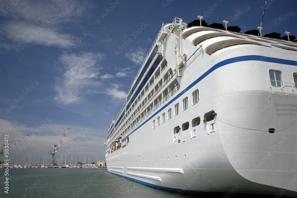 Naklejka premium Cruise