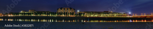 Panorama Elbterassenufer mit Maritim-Hotel und Kongresszentrum