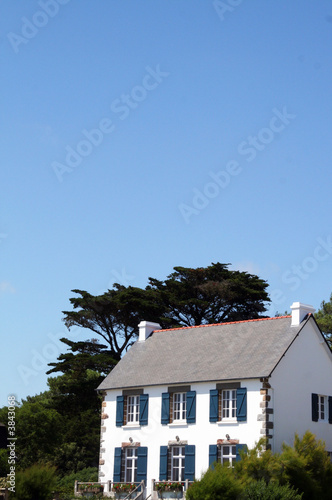 Maison au volets bleu bretonne