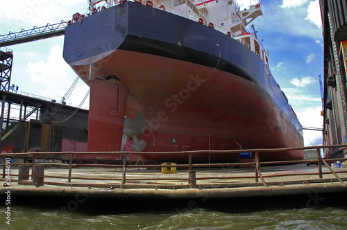 Frachter im Trockendock