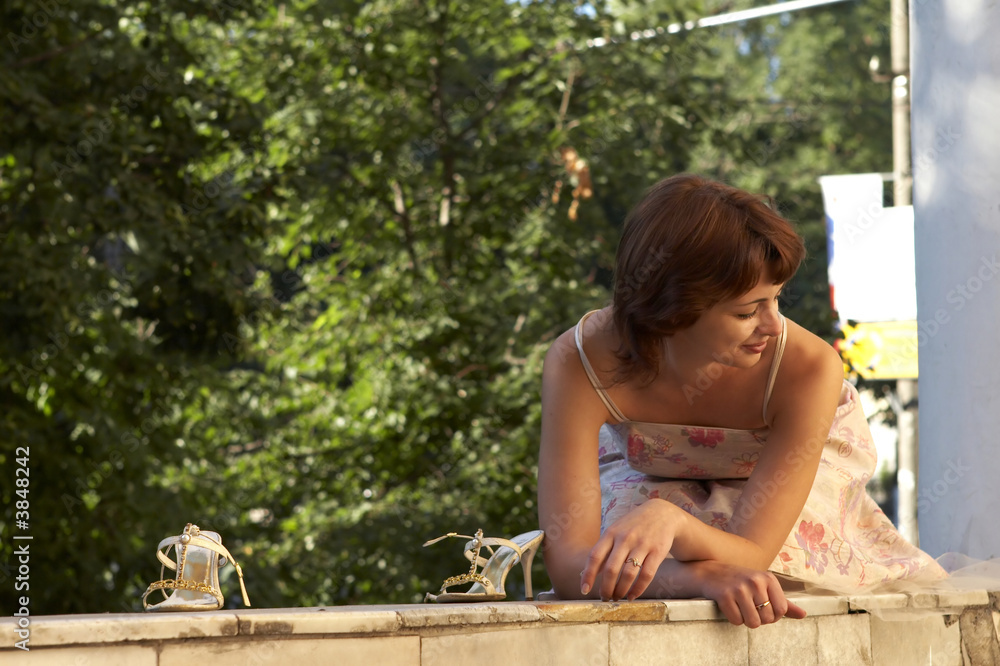 Naklejka premium sexy woman outdoors