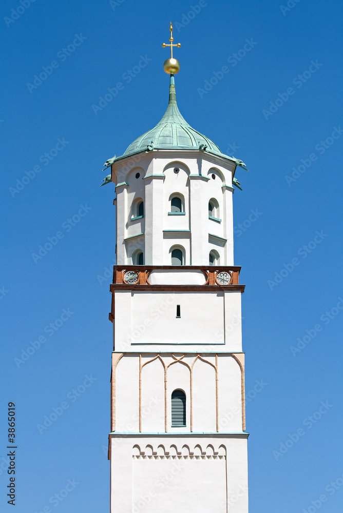 Glockenturm der St. Moritz Kirche in Augsburg (Bayern, Deutschland) an einem Sommertag Glockenturm der St. Moritz Kirche in Augsburg (Bayern, Deutschland) an einem Sommertag