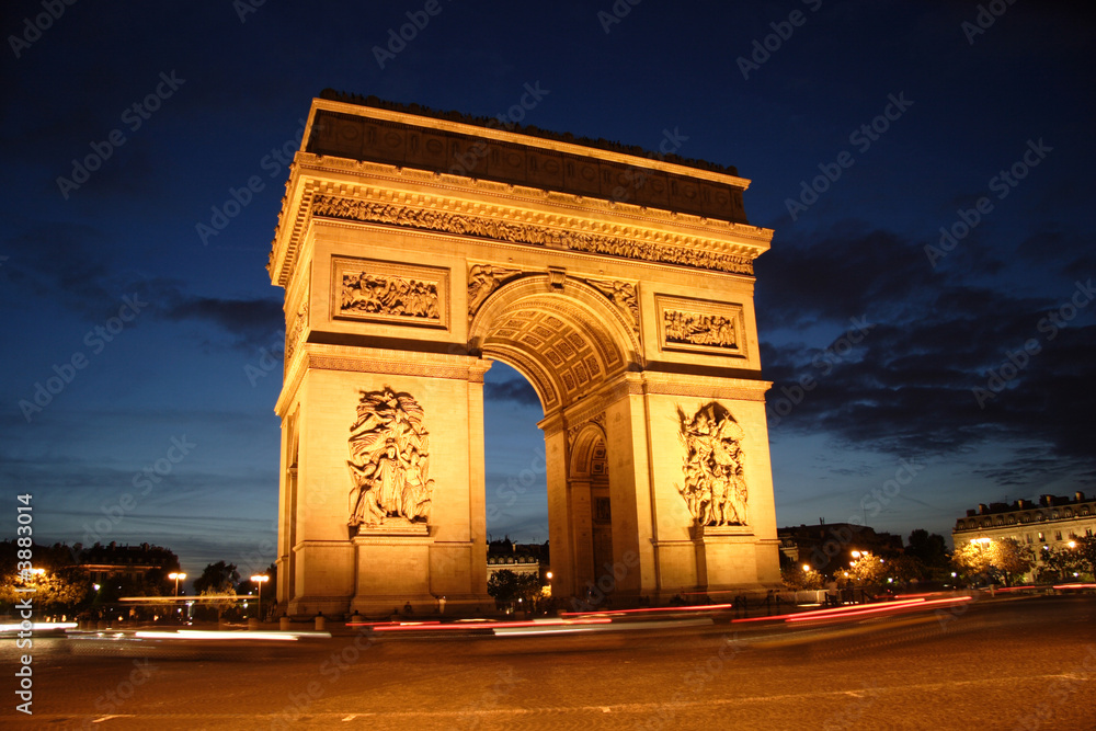 Arc de Triomphe la nuit - Place de l'Etoile - Paris
