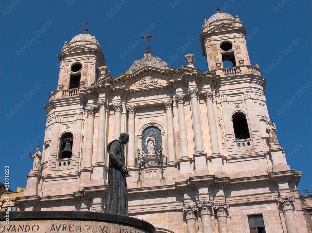 Catania chiesa San Francesco statua Cardinale Dusmet
