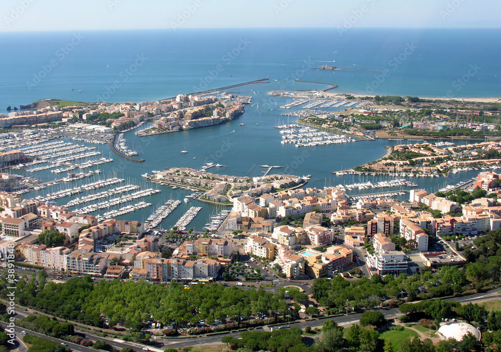 Naklejka premium Cap d'Agde , le port