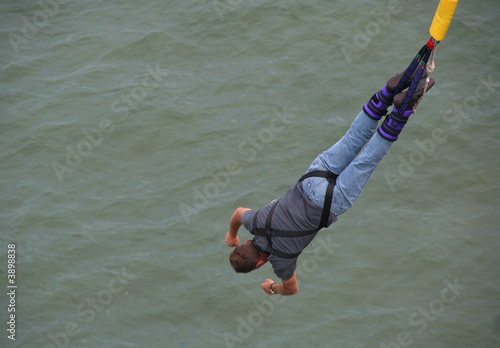 Bungee Jumper