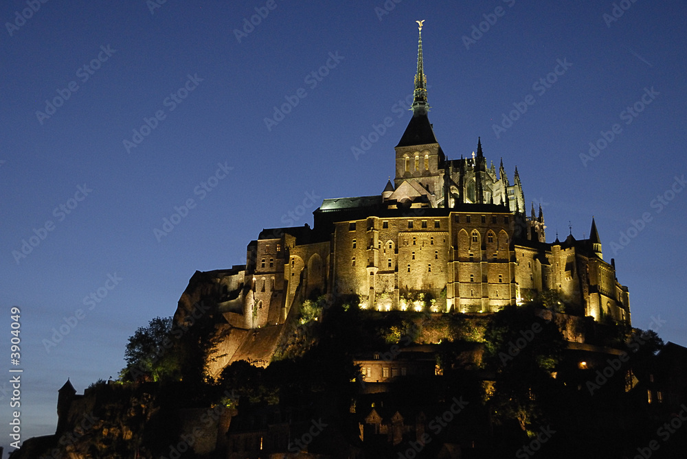 Le Mont Saint Michel, de nuit