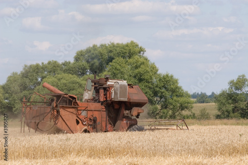 harvester combine working