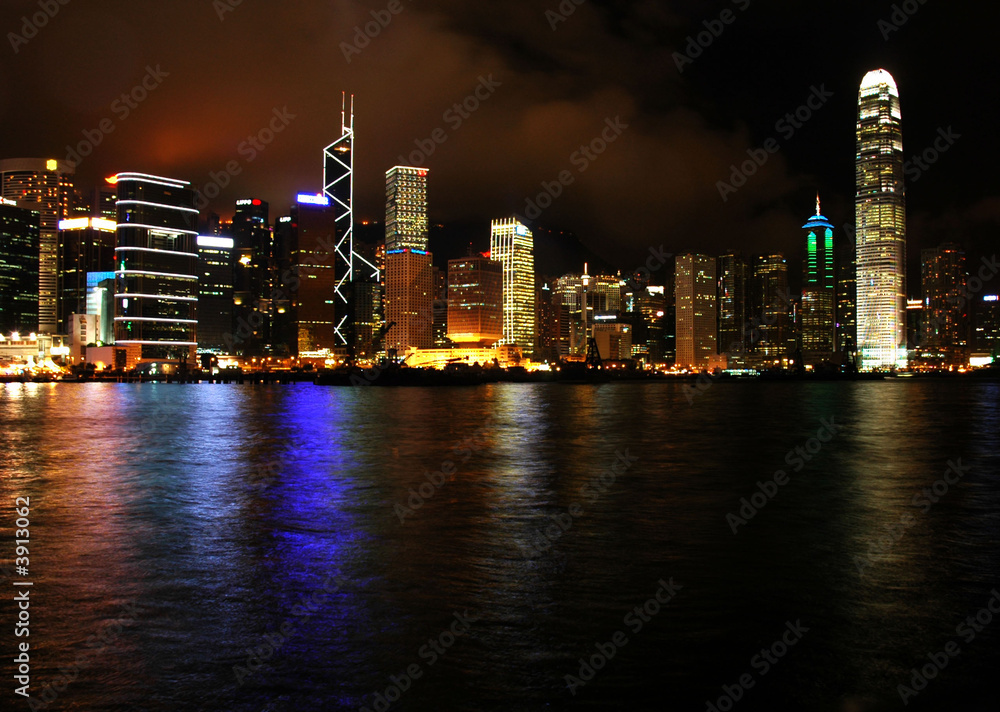 Fototapeta premium Hong Kong skyline at night (2)