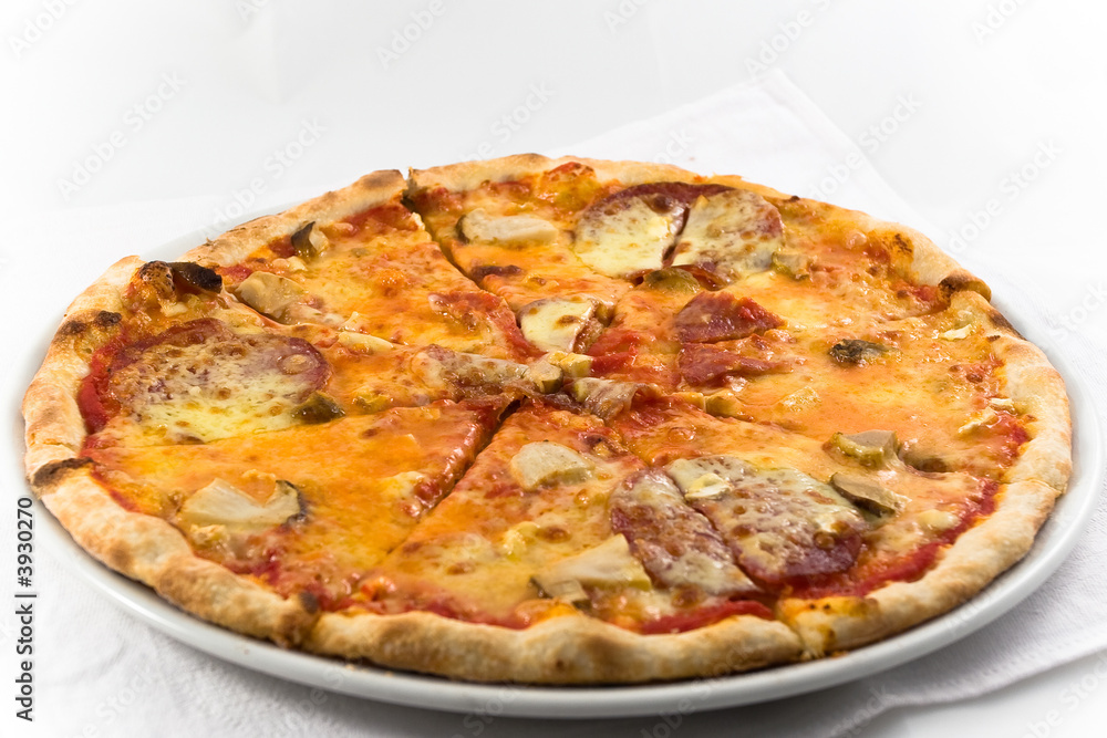 Pzza with sausages