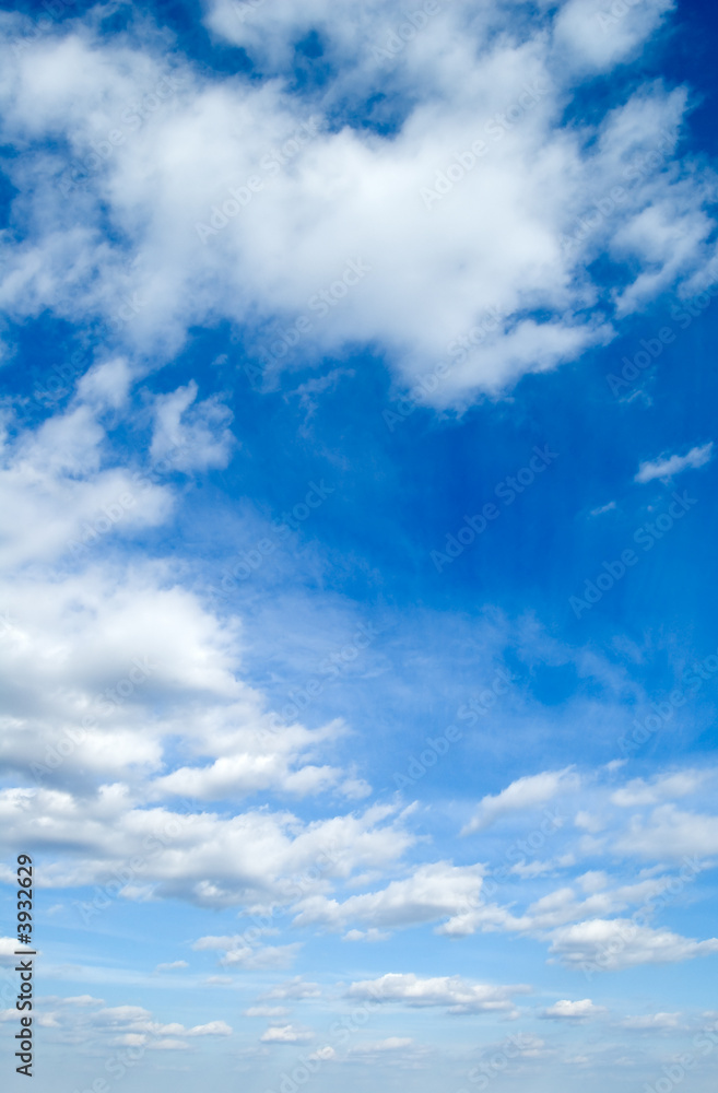 Obraz premium Chmury na niebie.