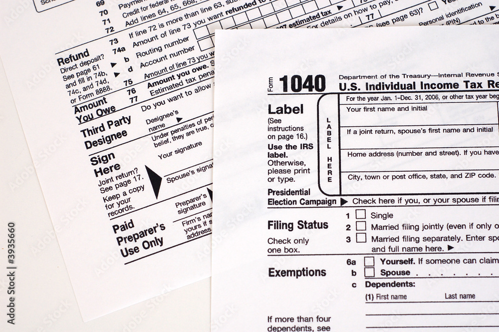 Naklejka premium A United States income tax form, 1040.