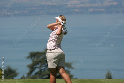 Fototapeta Naklejka Na Ścianę i Meble -  lady golf swing