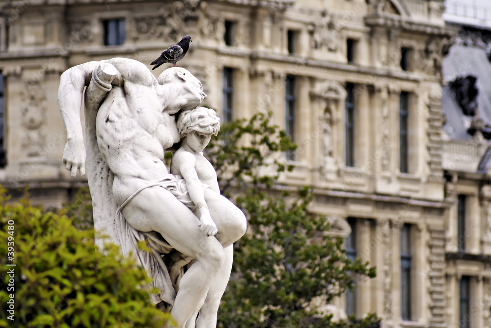 Fototapeta premium Statue du jardin des Tuileries à Paris.