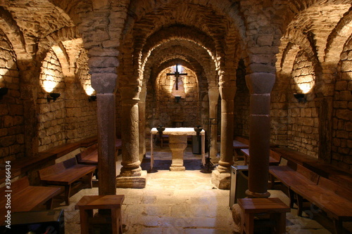 Interior Iglesia rom  nica